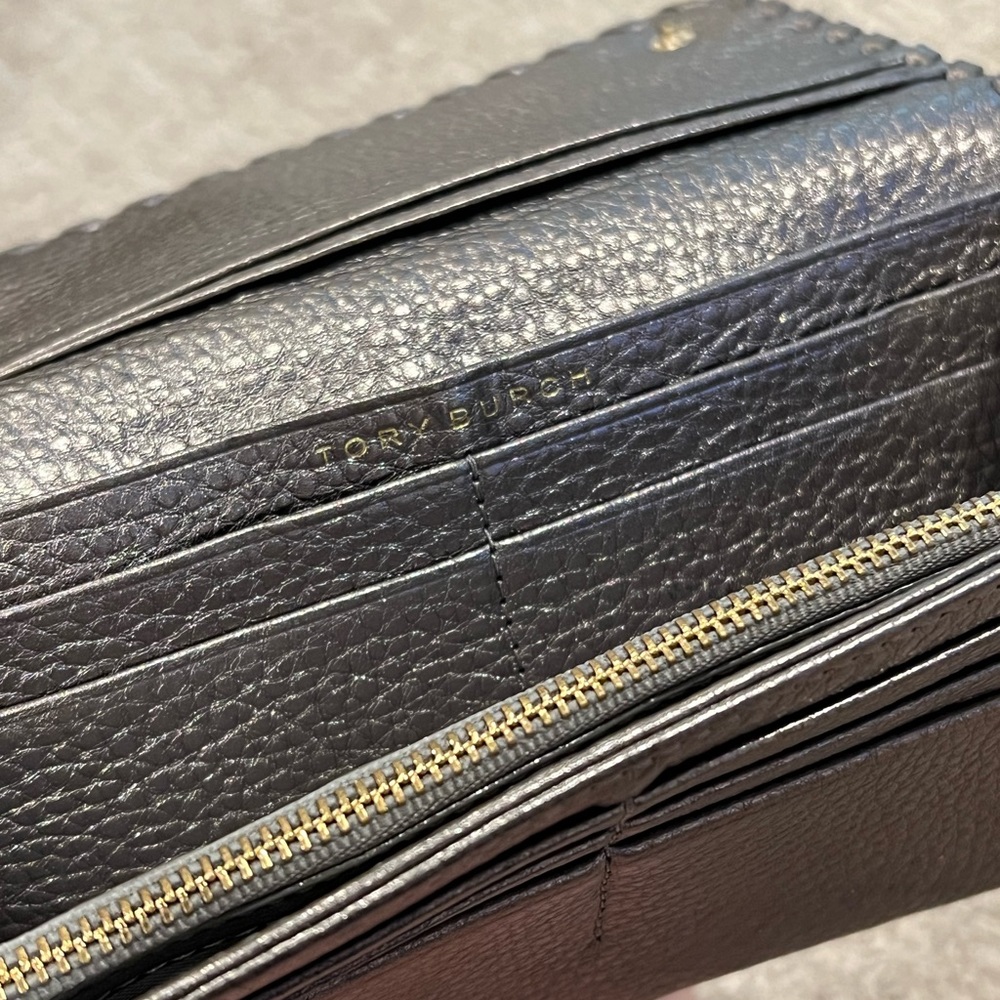 Tory Burch Eleanor Envelope Wallet - Picture 5 of 5